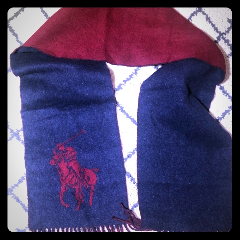 BNWOT red/navy reversible Polo scarf